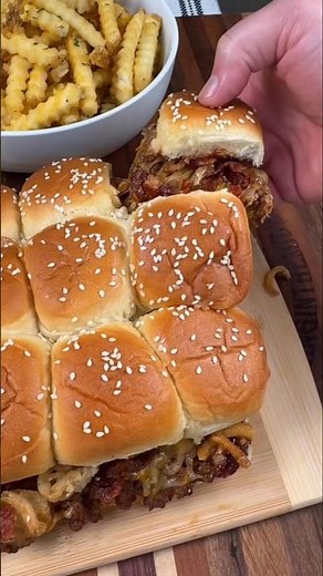 🔥 BBQ Cheeseburger Sliders | Easy Hawaiian Roll Recipe 🤤🍔