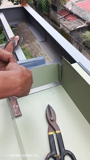 Box type gutter installation #bienallancons | Bien Allan Macapugay
