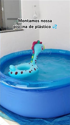 Setting up an inflatable pool 💦