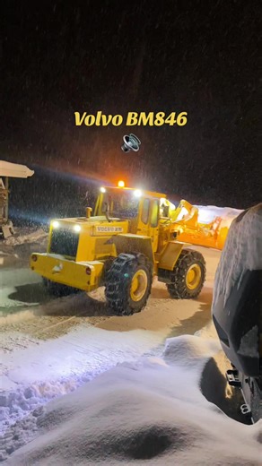 Volvo BM846 snow removal🚜🔉#volvo #tractor #snow #snowplowing #farmlife #soundviral #puresound #engine #sound #vinter #farm #wheelloader