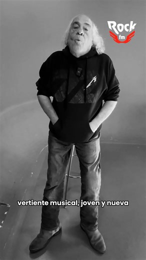 Hoy recordamos el nacimiento de Lemmy Kilmister (24 de diciembre de 1945), fundador, bajista y voz de Motörhead. Con el bajo disparando al frente, la voz raspando el límite y una actitud arrolladora con la que era mejor pedir perdón que permiso, Lemmy convirtió la autenticidad en norma y el exceso en consecuencia. No fue ejemplo de buenas costumbres, pero sí de coherencia: tocar fuerte, vivir libre y no agachar la cabeza jamás. ♠️🎸 | RockFM