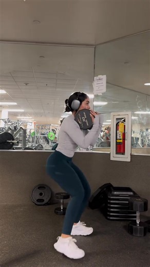 back with my hokas this workout is a MUST try! Such a good burn | Danimunozfit