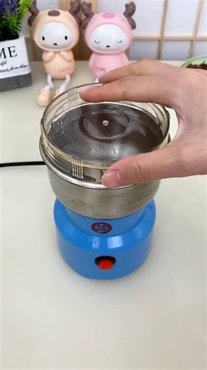 Best Home Gadgets on Instagram: "Turn your dry spices into fresh powder in seconds! This stainless steel grinder is a must-have for every kitchen lover. ✔️ Sharp blades for fine & quick grinding. ✔️ Durable steel body – built to last. ✔️ Perfect for coffee, masala & herbs. Would you try this for your homemade spice blends? 🧂 🛒 Link in Bio 👍🏻 #spicegrinder #kitchengadgets #homemadeflavors #stainlesssteel #smartkitchen #kimigadgets #besthomegadgets"