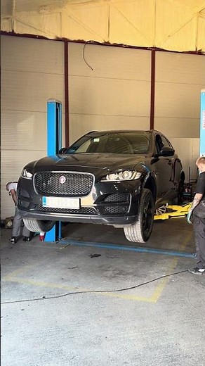 Осмотр Jaguar F-Pace
