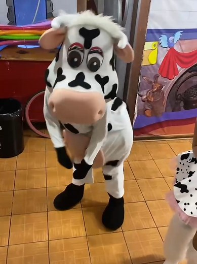 La Vaca Lola y la Granja de Zenón