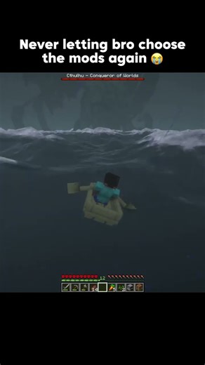 What is that thing 😭 #minecraft #minecraftmemes #minecraftshorts