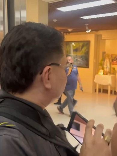 Reporters barred from entering Senate’s fifth floor WATCH: Reporters were blocked from going to the Senate’s fifth floor, where the senators’ offices are located, amid the ongoing lockdown on Wednesday night, May 13. Senator Bato dela Rosa was earlier spotted by reporters riding the elevator. | via Jairo Bolledo/Rappler