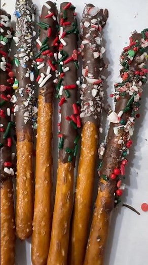 Christmas Chocolate-Covered Pretzels/ 圣诞巧克力椒盐脆棒