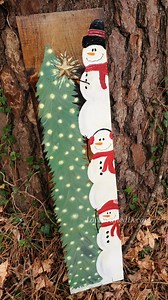 2.5M views · 22K reactions | Good Morning & Happy Friday Y'all ❤️ The full step by step stacked snowman sign tutorial is now up, I'll have that down below ☃️ I hope you enjoy & have a beautiful day!! #christmaspainting #snowmancraft #snowmandecor #porchsign #porchdecor #christmasdecor #rusticchristmas #handpainted #howto #tutorial #handmadechristmas #handmadegifts #GiftIdeas | Love Crafted Decor | Facebook