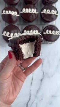 Homemade Hostess Cupcakes