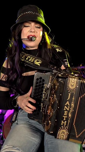 El Precio de la Soledad - Alfredo Olivas