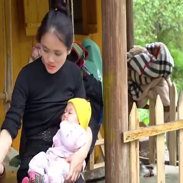 122K views · 2.4K reactions | Single mom help the lost girl find her family and hand it over to the police to solve the problem | Ana Clara Paladini | Facebook