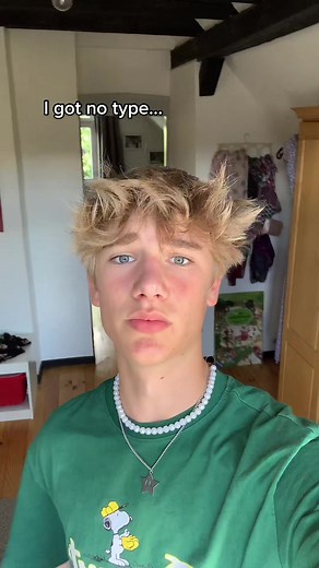 Luis (@luiswithoutvuitton)’s videos with