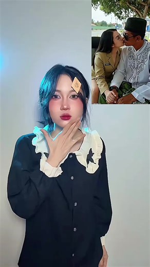 #dreamina #dreaminapioneer #capcutpioneer #ai Tutorial membuat video Efek Transisi AI Couple Kantor yang super keren 💼✨🚀 Efek viral untuk edit foto/video: pasangan pegangan tangan cium pipi, dengan latar kantor modern minimalis — hasilnya terlihat natural seperti adegan drama romantis! 😳💞 “EFEK ROMANTIS YANG DIPAKAI BANYAK ORANG 🚀 Dari foto biasa → jadi scene kantor yang estetik: meja kayu, komputer Dell, mikrofon hitam, dekorasi lukisan, semuanya menyatu rapi ✨🖥️🎙️ AI akan menambahkan wa