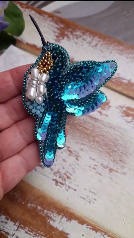 Handmade Beaded Hummingbird Brooch, Sequins Crystals Bird Pin for a Woman's Jacket or Evening Dress - Etsy