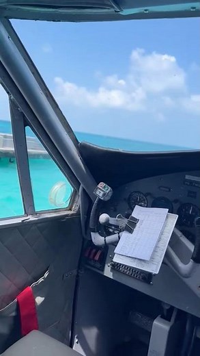 De Havilland Canada 6-300 Twin Otter COCKPIT