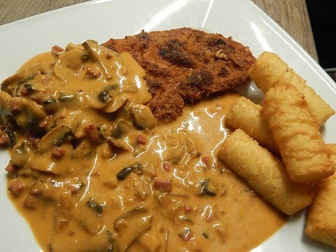 Jägerschnitzel oder panierte Schnitzel aus dem Ofen mit Pilzrahmsoße