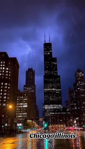 Chicago, Illinois: A Glimpse of the American City