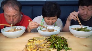 12K views · 536 reactions | A delicious combination of savory meat pancakes and leeks seasoned with wheat noodles! (Wheat noodles & Beef pancake) Cooking & Mukbang!! - | Family Mukbang | Facebook