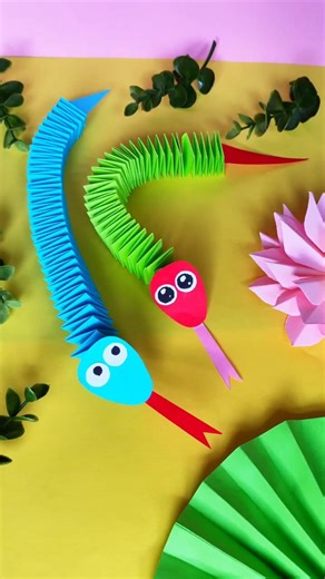 How to make a colorful paper snake🐍 #Shorts #diycraft #diy #creative #papercraft