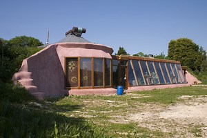 Evaluating the Earthship – an Effective Sustainable Building Concept, or Not?