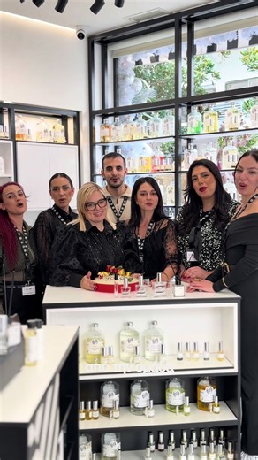 Όταν μπαίνεις για… βασιλόπιτα 🍰 αλλά φεύγεις με άρωμα 😌✨ Εδώ δεν κόβουμε απλά πίτες… μοιράζουμε καλή χρονιά & αρώματα 💨💖 Ρολέτα 10ml για ώρα ανάγκης ✔️ Χαμόγελα ✔️ Ποδαρικό ✔️ 📍 Οίκος Αρωμάτων Καλή Χρονιά σε όλους! 🥂✨ @Γαβριελα Διαφα @sevastianos.konstantinou @Ioanna Kalogeraki @STATHIANNA🎀 @Georgia @Web_Leader #OikosAromaton #TikTokGreece #Βασιλόπιτα #ΚαλήΧρονιά