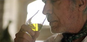 'Those who know use Moro' says olive oil brand in ad from Publicis