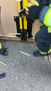 Pullin hinges with the Heritage Bar. Hinge prop by @forcible_entry_inc 🔥 | Side Charlie Tools