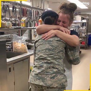Heartwarming Military Homecomings | Metisha Schaefer