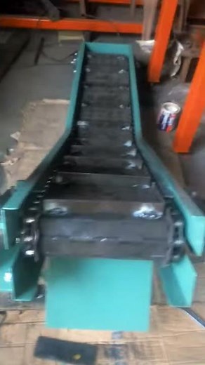 Chip conveyor