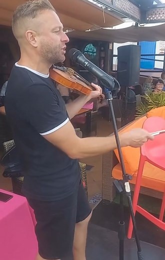 Performing at Cafe la Ola Lanzarote 😮‍💨🌞 Great crowd as always! | Ritchie Remo