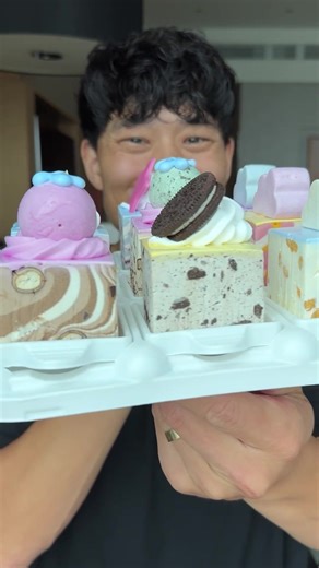 EAT Ice Cream Cake 🍰 or RIP Bubble Pucky 🫧 | Hungry OC