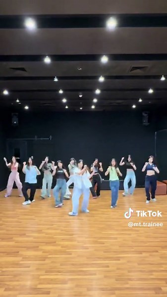 Ten WayV: Unleashing the Waves in Dance