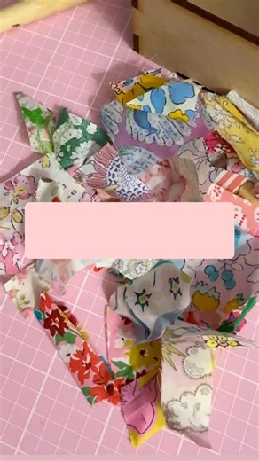 With international scrap sorting day coming up on 1 November (thanks @themqg) we want to know what’s the smallest scrap size or you keep. Are you team scrap wrangler or team stick them in a tub for another day? #patchwork #makemodernmagazine #quiltingtips | Make Modern Magazine