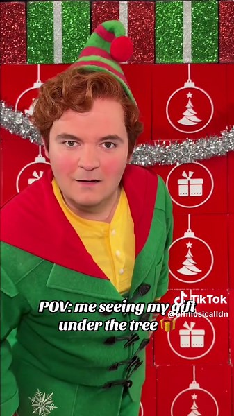 Buddy’s here to brighten up your feed… and make it sparkle-jolly-twinkle-jingley! 🎄