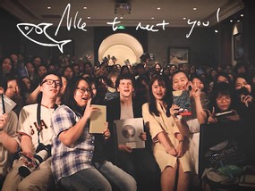 CS2饰品价格大崩盘，市场一日蒸发上百亿，游戏更新导致高端饰品不再稀缺[视频]_界面新闻