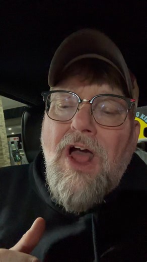 This is what you do when you are bored on the road to Orlando!!!! | Scott Innes