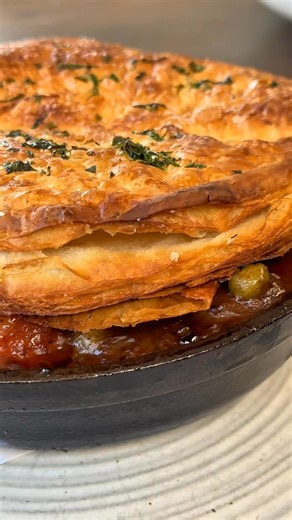 😍 YOU KNOW IT’S FALL WHEN POT PIE IS ON THE MENU AT CRAFT HOUSE! Join us soon for this comforting classic!! | Craft House