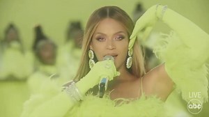 Beyoncé opens the 2022 Oscars with ‘Be Alive’ performance