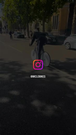 Cinelli laser , riding in London . Who noticed the hidden brakes ?😂 #trending, #fblifestyle #bicycle #cycling #fixedgear | Miclo Bikes