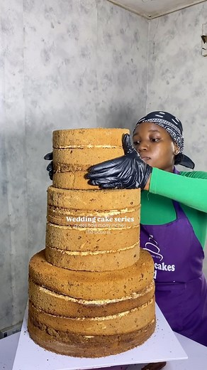 1.1K views · 10K reactions | Can you guess how many Inches the base is? Only the base served the guests and people even wanted more This is just the first half of this series and it gets more interesting 來 #bakersinowerri #weddingcakes #naijaweddingvendor #naija #naijawedding #owerribaker #owerri #smallbusiness #smallbusinessowner | chachacakesand_c | Facebook