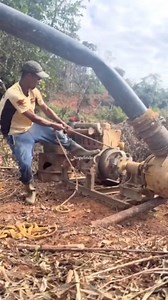Cranking a 6 piston gold mining machine in the morning alone.. Amazing jobs gold miners skill.. #crankshaft #piston #machine #engine #goodnight #goodmorning #trendingreels #fb #skills | Nopelindo Karnopa Railis