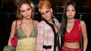 又破次元壁！Jennie和美K莉莉-罗丝·德普秀场合影#Jennie