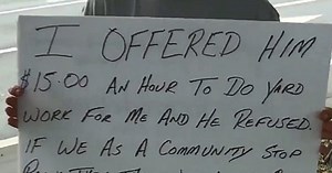 Man rejected by panhandler after offering honest work – so he makes brilliant sign of his own