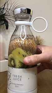 🥝Chia seed morning smoothie 🍊 #smoothie #fruitjuice #breakfast #guthealth #fyp