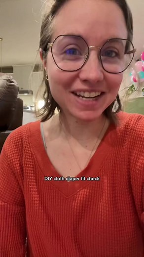 Cloth diaper fit checks you can do on your own to make sure you have the perfect fit every time. 1. The reusable diaper should sit below the belly button, but above the thigh. If the diaper is sitting too high or too low, adjust the rise snaps to change the length of the diaper. 2. Rest the diaper in the natural underwear line, not the leg creases. If you’re having trouble getting the diaper into the leg creases, cup the diaper like a taco in your hand and push those elastics up into the underwe