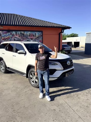 Toyota Fortuner vs Ford Everest: Which is Better?