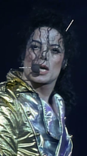 MICHAEL JACKSONS SULTRY DANCE MOVES🕺😍#michaeljackson#king#moonwalk#singer#music#viral#dance#moves