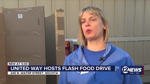 United Way hosts flash food drive to gather food for ‘neighbors in need’