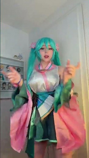 Stunning Hatsune Miku Cosplay! 💙✨ (CCTO) So Pretty!